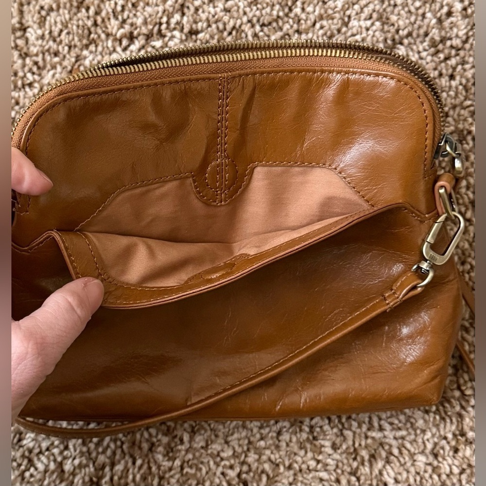 HOBO Genuine Leather shoulder/wristlet Bag Cognac Brown - Picture 4 of 8